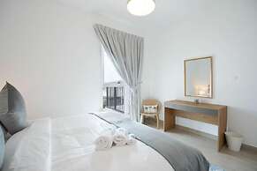 Bloomfields Iconic 1BR Waters Edge