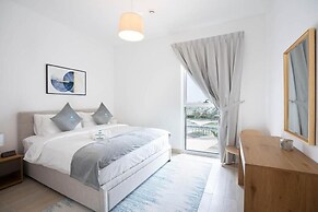 Bloomfields Iconic 1BR Waters Edge