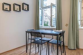 Luxury Flat with Access to Danube