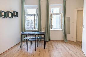 Luxury Flat with Access to Danube