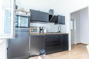 Cozy Room Near Landstraße for Long Stay