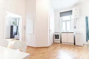 Comfortable 1BR Near U3 and Danube