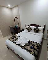 HOTEL MONSOON PALACE