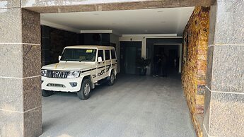 HOTEL MONSOON PALACE