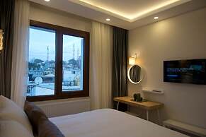 Menar Hotel & Suites