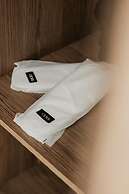 Cens Bronze Luxury Suites