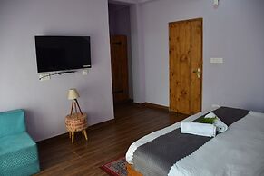 Hotel Rosh Villa