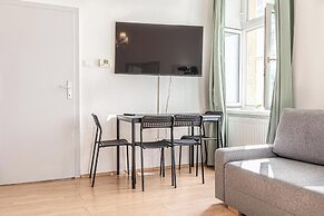 Cozy 2BR Apartment Near Prater Danube