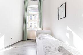 Cozy 2BR Apartment Near Prater Danube
