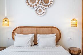 Ocean Breeze Berawa Villa