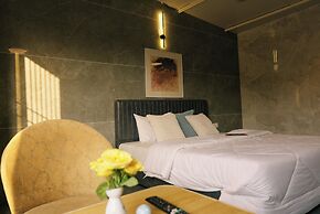 SHREE LODGING & BOARDING