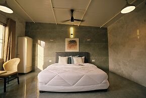 SHREE LODGING & BOARDING
