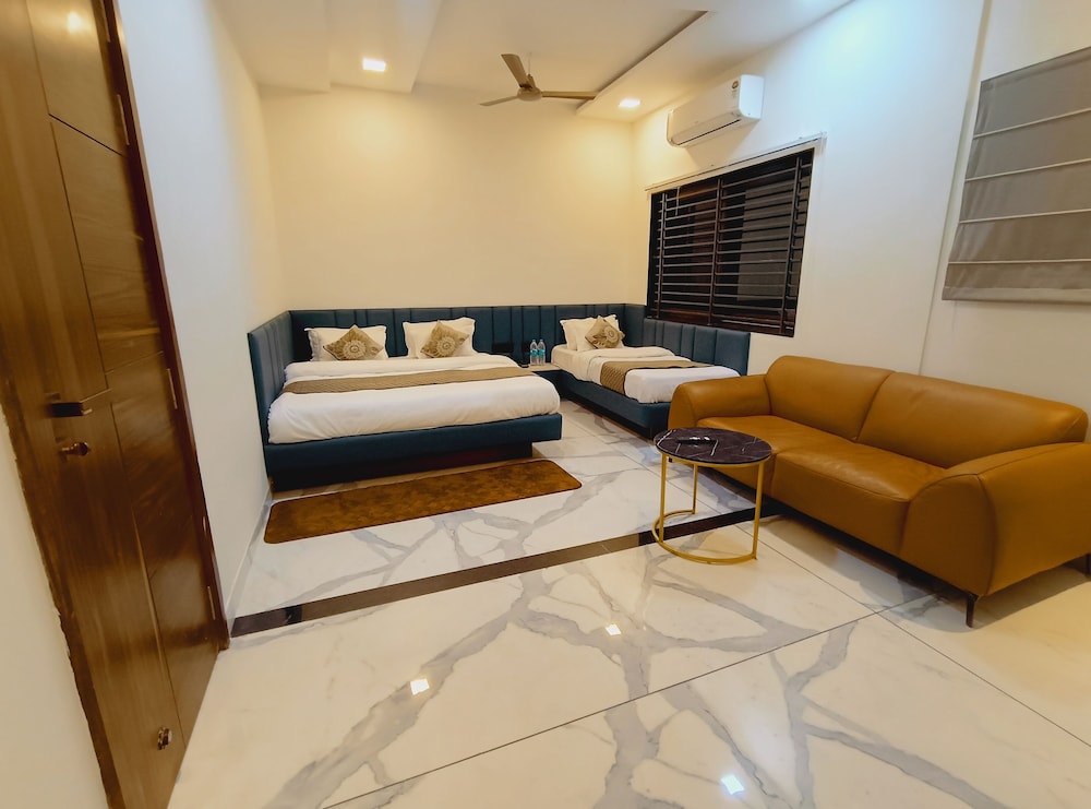 Hotel Nidhi Shree