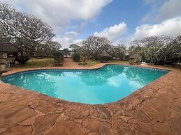 Tsavo Inn Mtito Andei
