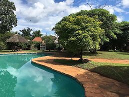Tsavo Inn Mtito Andei
