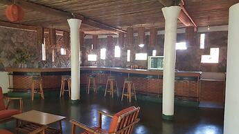 Tsavo Inn Mtito Andei