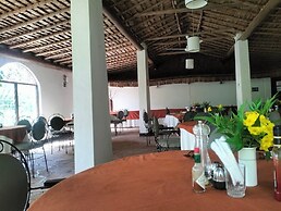 Tsavo Inn Mtito Andei