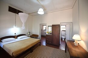 Tsavo Inn Mtito Andei