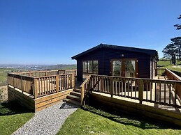 Lowena Lodge
