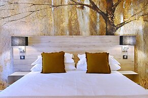 Walnut Bistro & Suites