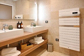 Walnut Bistro & Suites