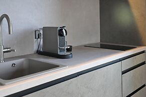 Walnut Bistro & Suites