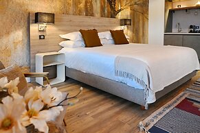 Walnut Bistro & Suites