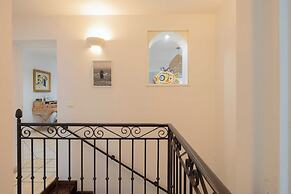 Spacious Villa With Pool & A/C for 8 - Sea View