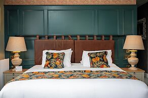 The Royal Inn by Chef & Brewer