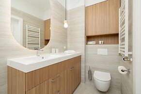 Comfortable Apartment, Right on the Beach