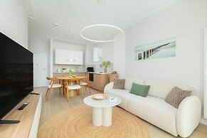 Comfortable Apartment, Right on the Beach