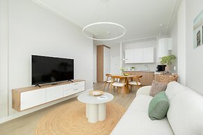 Comfortable Apartment, Right on the Beach