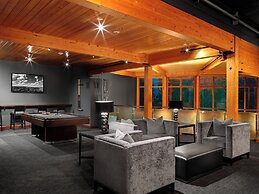 Azuridge Estate Hotel