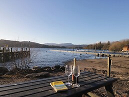 High Lake View Lodge