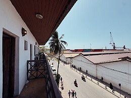 Stonetown Tides Hotel