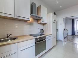 Pula Garden Apartments With Shared Pool