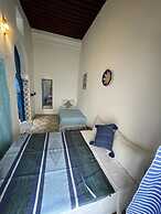 Riad borj blue