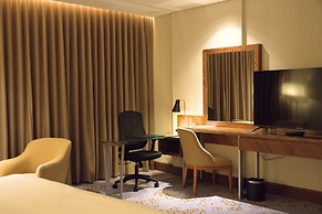 Midpoint Hotel