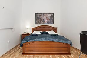 Modern 1 Bedroom Long Stay Apartment