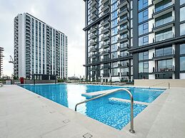 Superhost 1BR Near Dubai Hills Mall