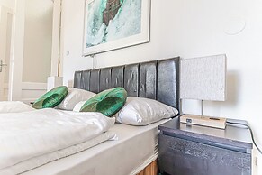 Modern 2BR Apartment Central Long Stay