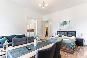 Modern 2BR Apartment Central Long Stay