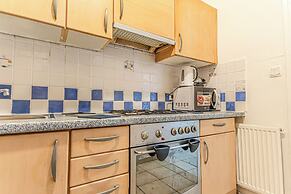 Modern 2BR Apartment Central Long Stay