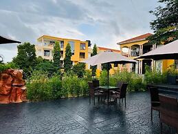 Precious villas hotel