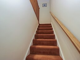 6 Swan House