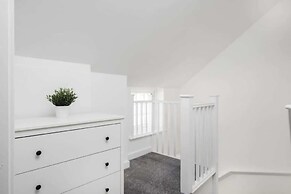 Modern 2bed Apartment-ground Floor-free Parking