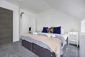 Modern 2bed Apartment-ground Floor-free Parking