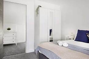 Modern 2bed Apartment-ground Floor-free Parking