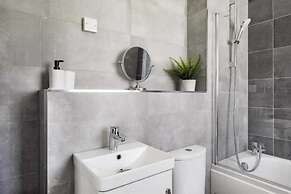 Modern 2bed Apartment-ground Floor-free Parking