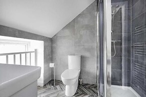 Modern 2bed Apartment-ground Floor-free Parking